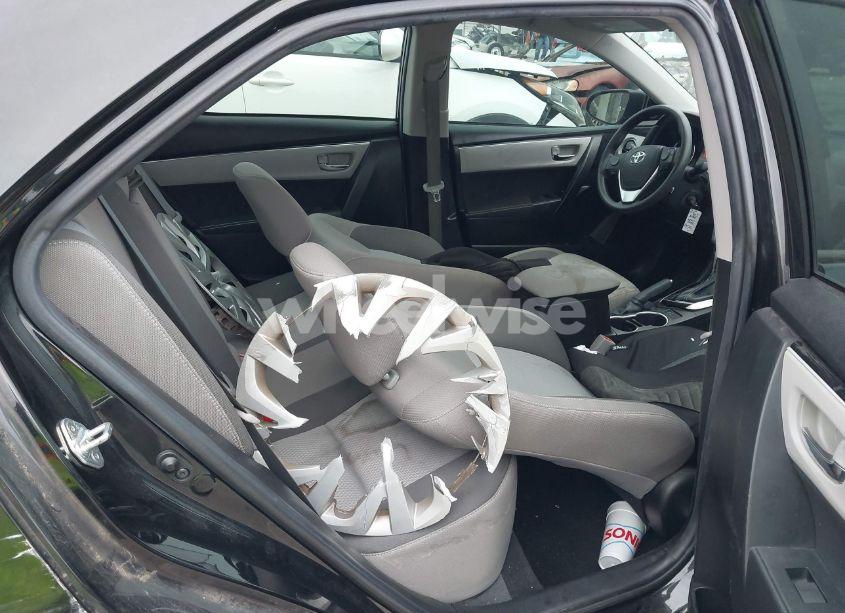 Photo 8 of 2019 Toyota Corolla LE (VIN 5YFBURHE3KP912969)