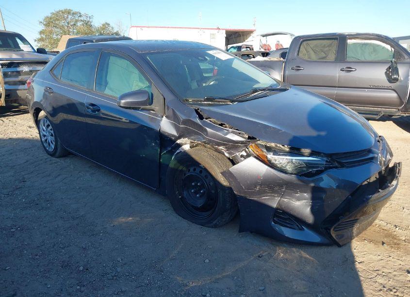 2019 Toyota Corolla LE (VIN 5YFBURHE3KP916620) main photo