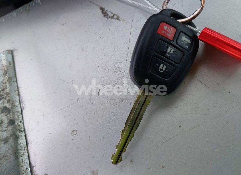 Photo 11 of 2019 Toyota Corolla LE (VIN 5YFBURHE3KP922983)