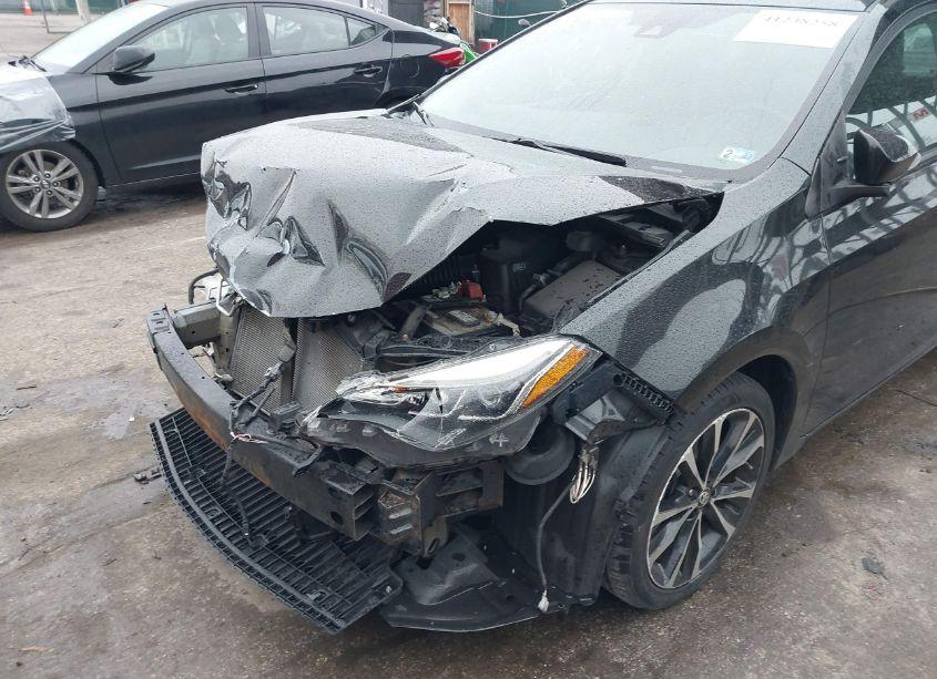 Photo 18 of 2019 Toyota Corolla SE (VIN 5YFBURHE3KP927472)