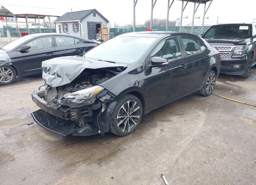 Photo 2 of 2019 Toyota Corolla SE (VIN 5YFBURHE3KP927472)