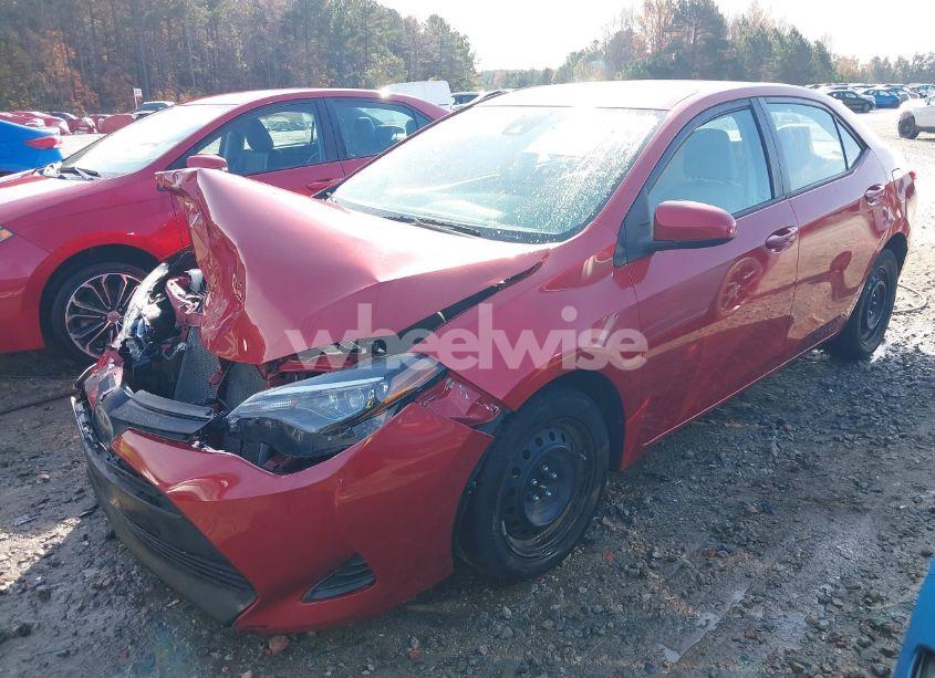 Photo 2 of 2019 Toyota Corolla LE (VIN 5YFBURHE3KP937838)