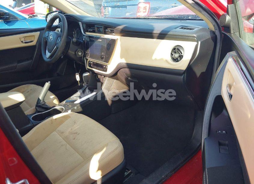 Photo 5 of 2019 Toyota Corolla LE (VIN 5YFBURHE3KP937838)