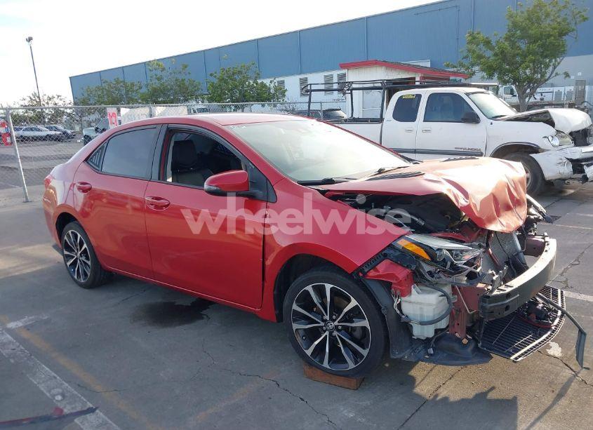 2019 Toyota Corolla SE (VIN 5YFBURHE3KP939556) main photo