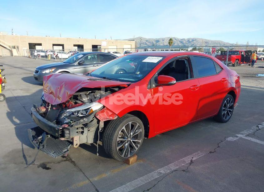 Photo 2 of 2019 Toyota Corolla SE (VIN 5YFBURHE3KP939556)
