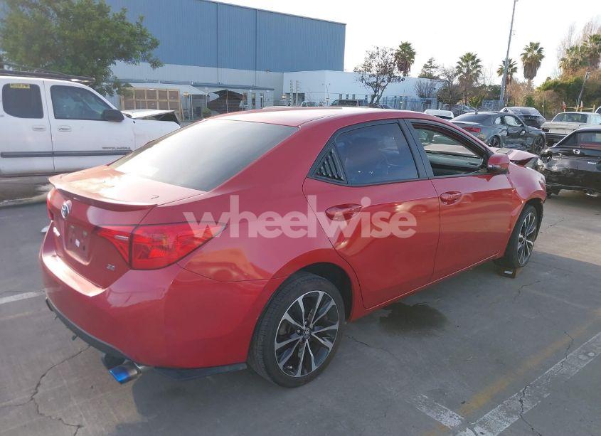 Photo 4 of 2019 Toyota Corolla SE (VIN 5YFBURHE3KP939556)