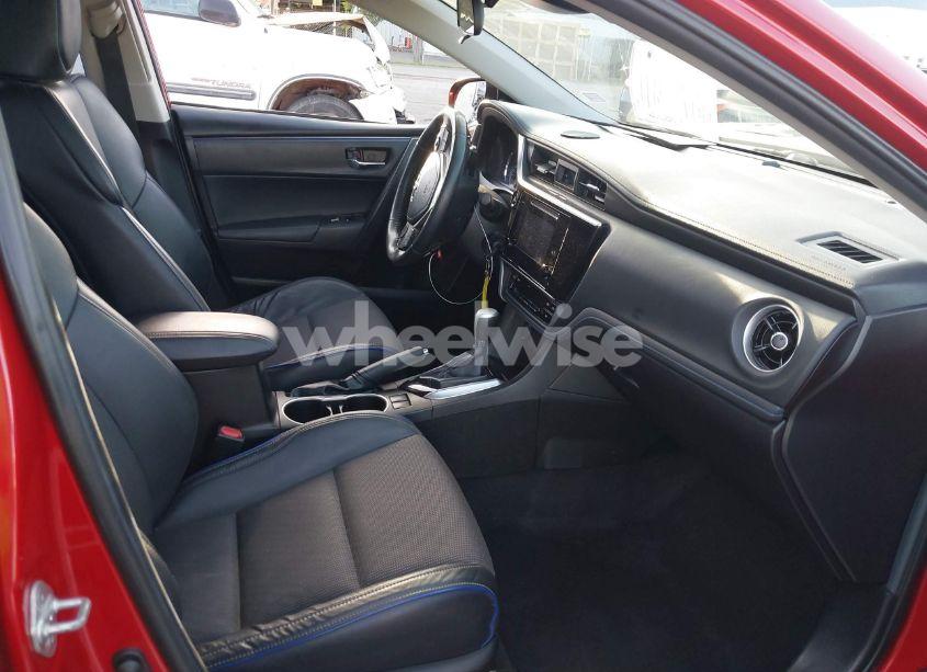 Photo 5 of 2019 Toyota Corolla SE (VIN 5YFBURHE3KP939556)