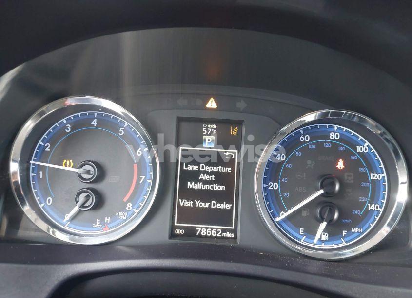 Photo 7 of 2019 Toyota Corolla SE (VIN 5YFBURHE3KP939556)