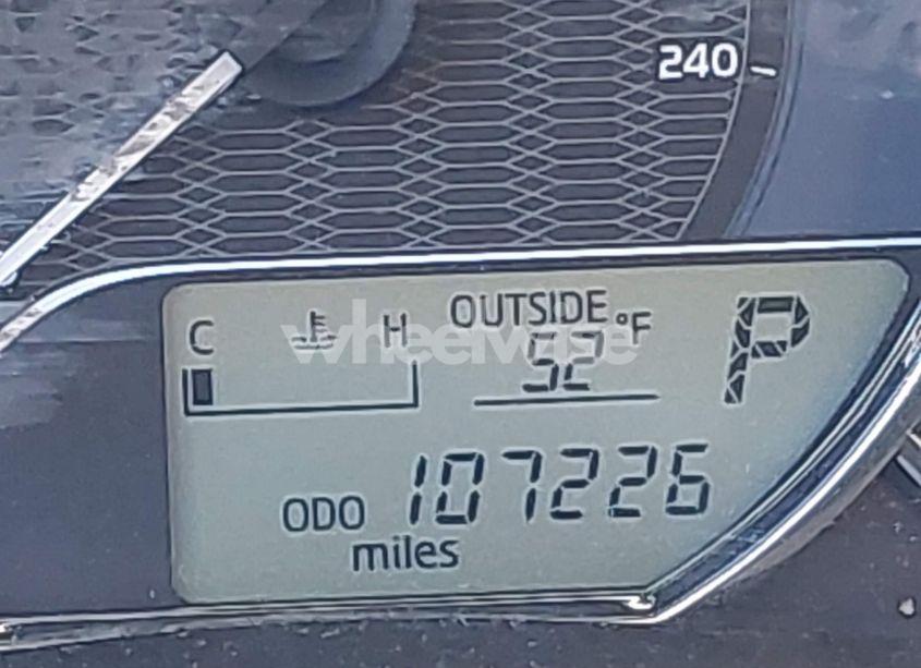 Photo 15 of 2014 Toyota Corolla LE (VIN 5YFBURHE4EP065738)