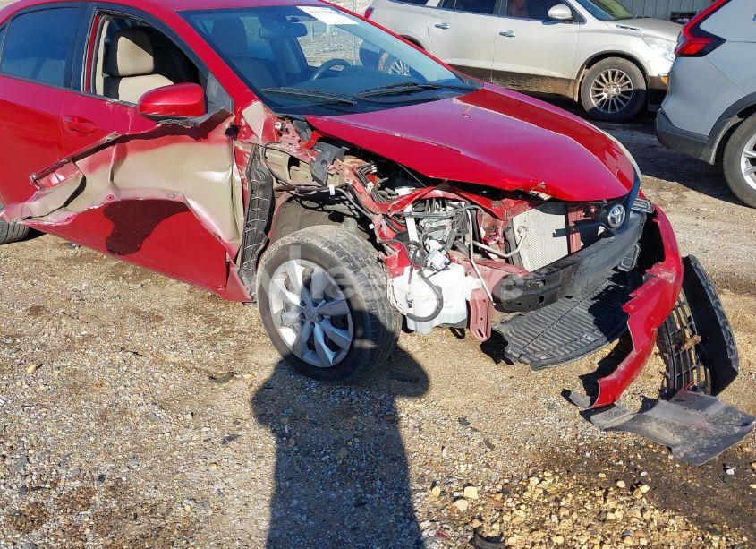 Photo 6 of 2014 Toyota Corolla LE (VIN 5YFBURHE4EP065738)