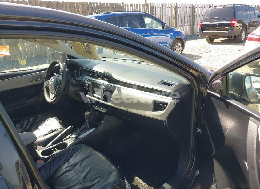 Photo 5 of 2014 Toyota Corolla LE (VIN 5YFBURHE4EP117997)