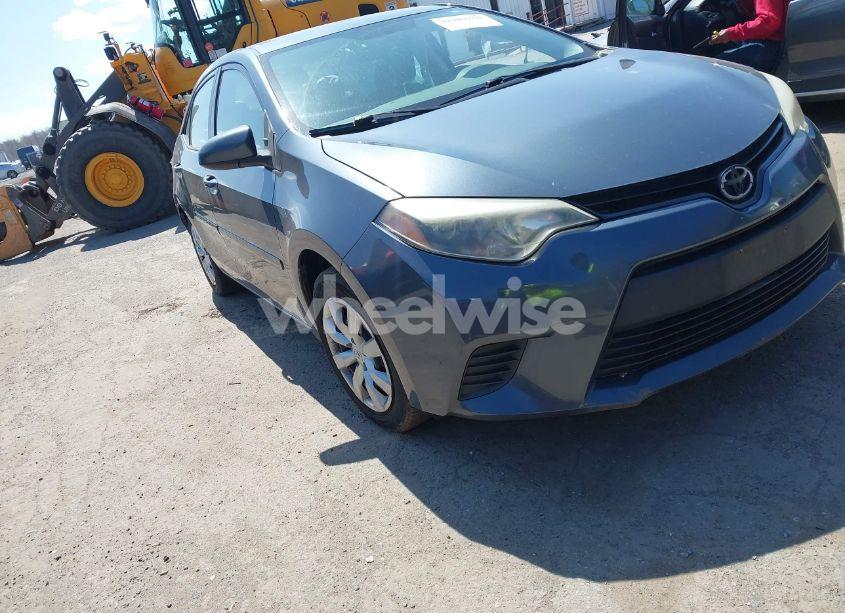 2014 Toyota Corolla LE (VIN 5YFBURHE4EP120544) main photo