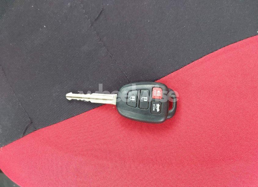 Photo 11 of 2014 Toyota Corolla LE (VIN 5YFBURHE4EP136176)