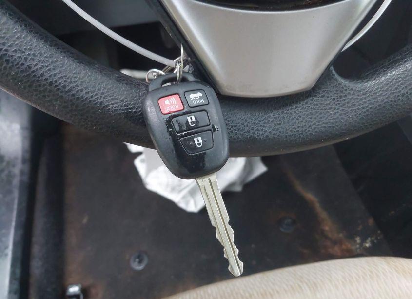 Photo 11 of 2014 Toyota Corolla LE (VIN 5YFBURHE4EP171171)