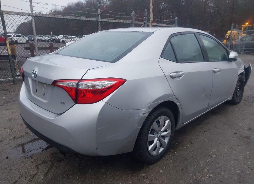 Photo 4 of 2015 Toyota Corolla LE (VIN 5YFBURHE4FP187968)
