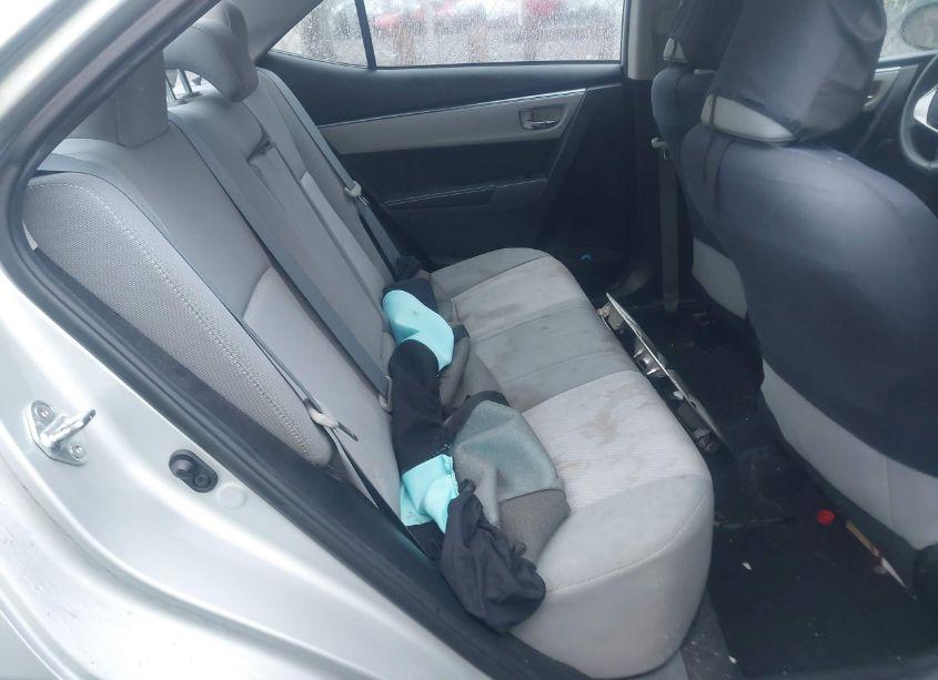 Photo 8 of 2015 Toyota Corolla LE (VIN 5YFBURHE4FP187968)