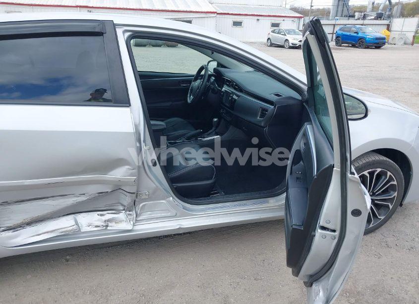 Photo 5 of 2015 Toyota Corolla S PREMIUM (VIN 5YFBURHE4FP189378)