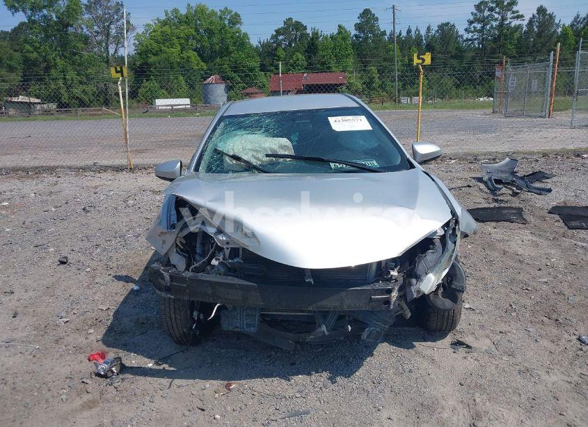 Photo 13 of 2015 Toyota Corolla L (VIN 5YFBURHE4FP193012)