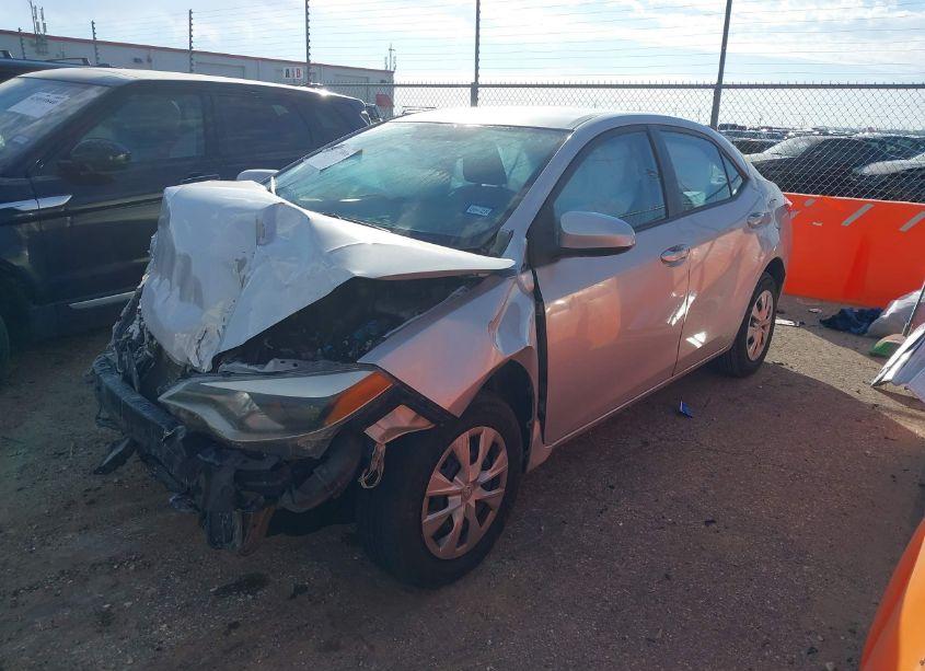 Photo 2 of 2015 Toyota Corolla L (VIN 5YFBURHE4FP193883)