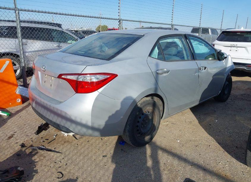Photo 4 of 2015 Toyota Corolla L (VIN 5YFBURHE4FP193883)