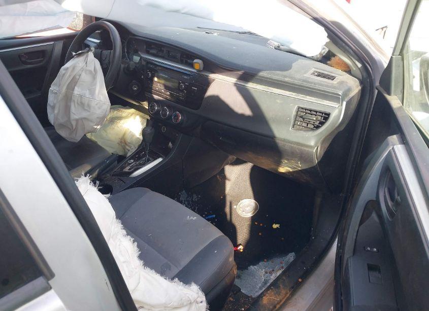 Photo 5 of 2015 Toyota Corolla L (VIN 5YFBURHE4FP193883)