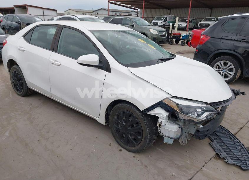 2015 Toyota Corolla LE (VIN 5YFBURHE4FP219138) main photo