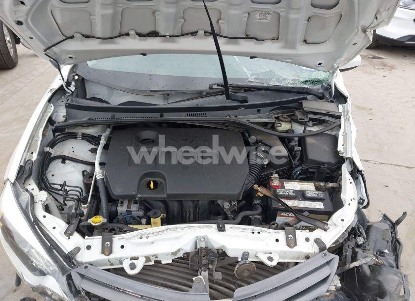 Photo 10 of 2015 Toyota Corolla LE (VIN 5YFBURHE4FP219138)