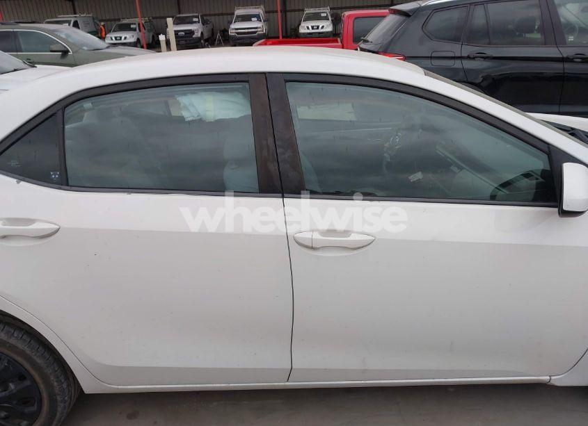 Photo 14 of 2015 Toyota Corolla LE (VIN 5YFBURHE4FP219138)