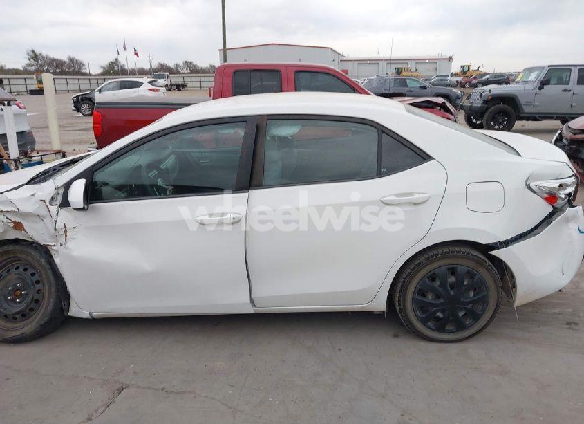 Photo 15 of 2015 Toyota Corolla LE (VIN 5YFBURHE4FP219138)