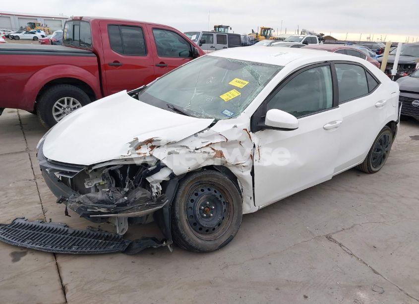 Photo 2 of 2015 Toyota Corolla LE (VIN 5YFBURHE4FP219138)