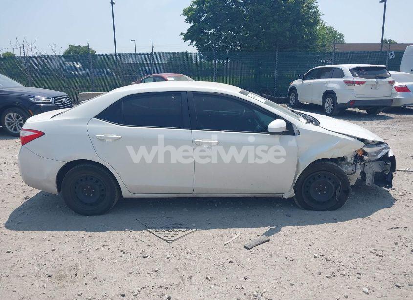 Photo 13 of 2015 Toyota Corolla LE (VIN 5YFBURHE4FP226736)