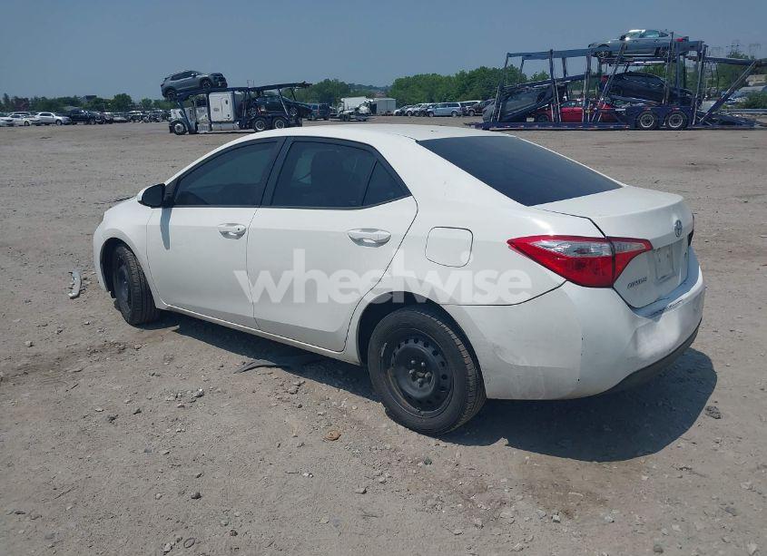 Photo 3 of 2015 Toyota Corolla LE (VIN 5YFBURHE4FP226736)