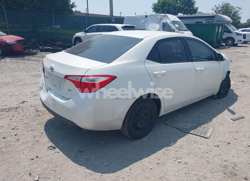 Photo 4 of 2015 Toyota Corolla LE (VIN 5YFBURHE4FP226736)