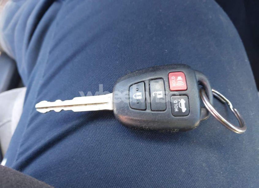 Photo 11 of 2015 Toyota Corolla LE (VIN 5YFBURHE4FP239745)