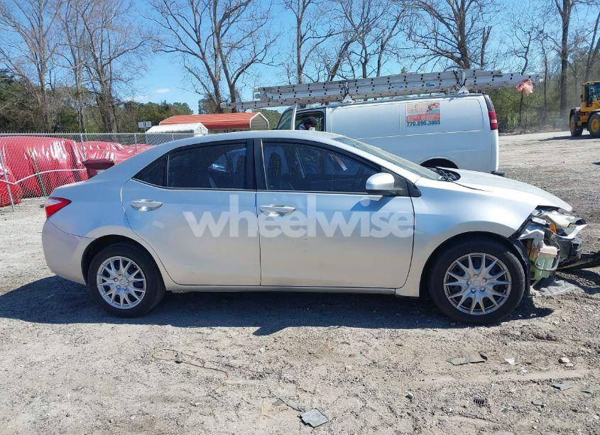 Photo 14 of 2015 Toyota Corolla LE (VIN 5YFBURHE4FP239745)
