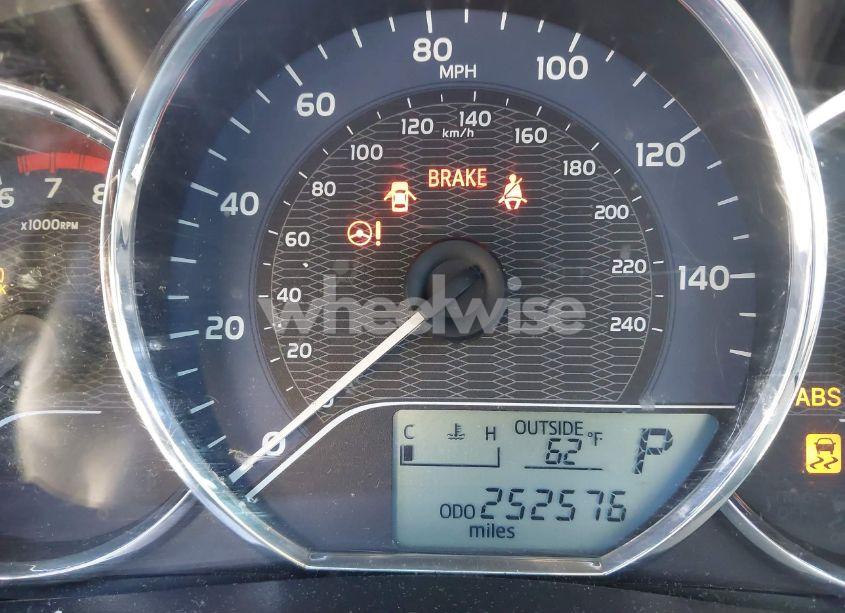 Photo 16 of 2015 Toyota Corolla LE (VIN 5YFBURHE4FP239745)