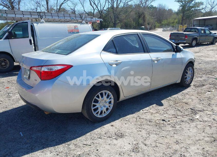 Photo 4 of 2015 Toyota Corolla LE (VIN 5YFBURHE4FP239745)