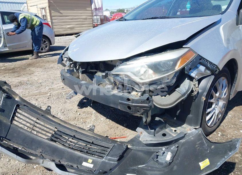 Photo 6 of 2015 Toyota Corolla LE (VIN 5YFBURHE4FP239745)