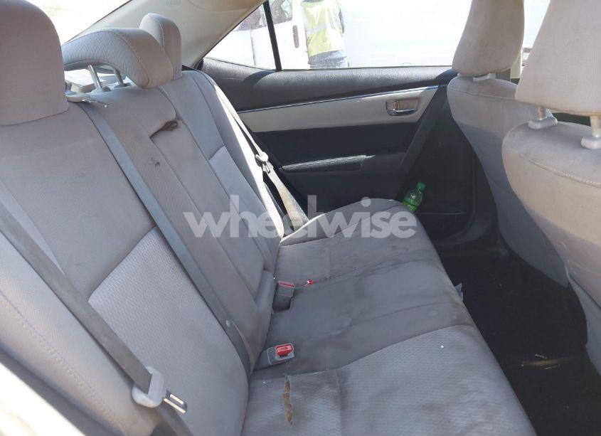 Photo 8 of 2015 Toyota Corolla LE (VIN 5YFBURHE4FP239745)