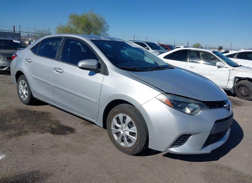 2015 Toyota Corolla L (VIN 5YFBURHE4FP254472) main photo