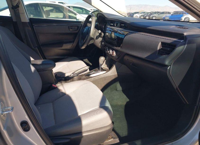 Photo 5 of 2015 Toyota Corolla L (VIN 5YFBURHE4FP254472)