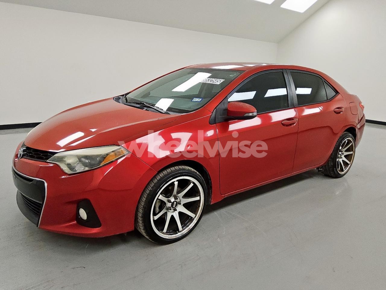 2015 TOYOTA COROLLA L (VIN 5YFBURHE4FP268632) main photo