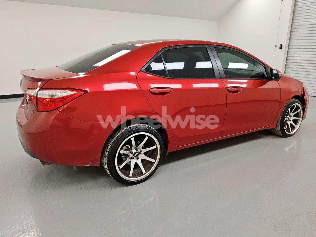 Photo 3 of 2015 TOYOTA COROLLA L (VIN 5YFBURHE4FP268632)