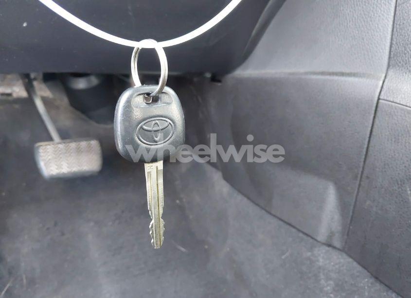 Photo 11 of 2015 Toyota Corolla L (VIN 5YFBURHE4FP276875)