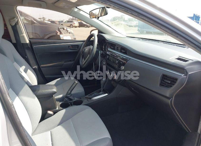 Photo 5 of 2015 Toyota Corolla L (VIN 5YFBURHE4FP276875)