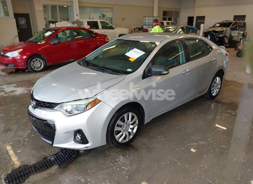 Photo 2 of 2015 Toyota Corolla S (VIN 5YFBURHE4FP306943)