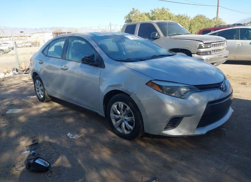 2015 Toyota Corolla LE (VIN 5YFBURHE4FP322589) main photo