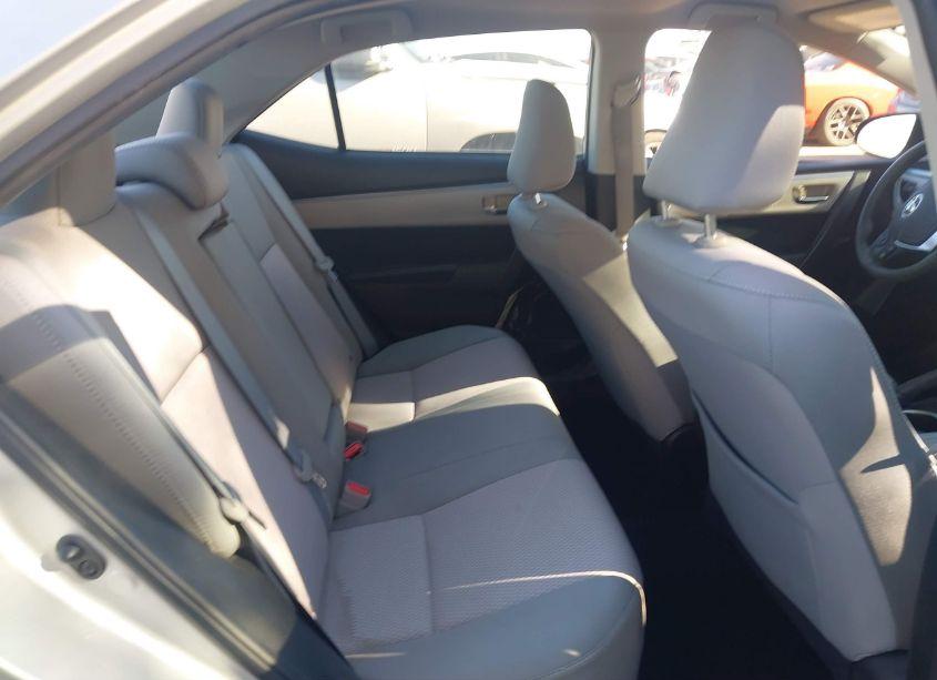 Photo 8 of 2015 Toyota Corolla LE (VIN 5YFBURHE4FP322589)