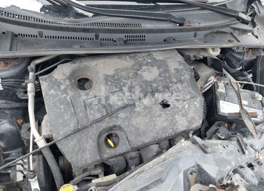 Photo 10 of 2015 Toyota Corolla LE (VIN 5YFBURHE4FP331101)