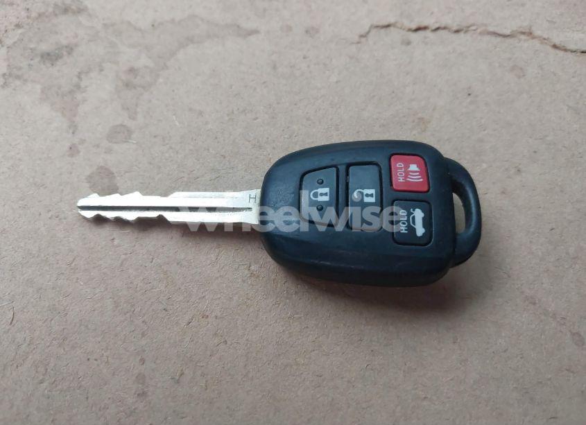 Photo 11 of 2015 Toyota Corolla LE (VIN 5YFBURHE4FP333916)